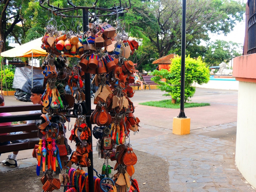 Foto: Artesanía Parque Central - León, Nicaragua