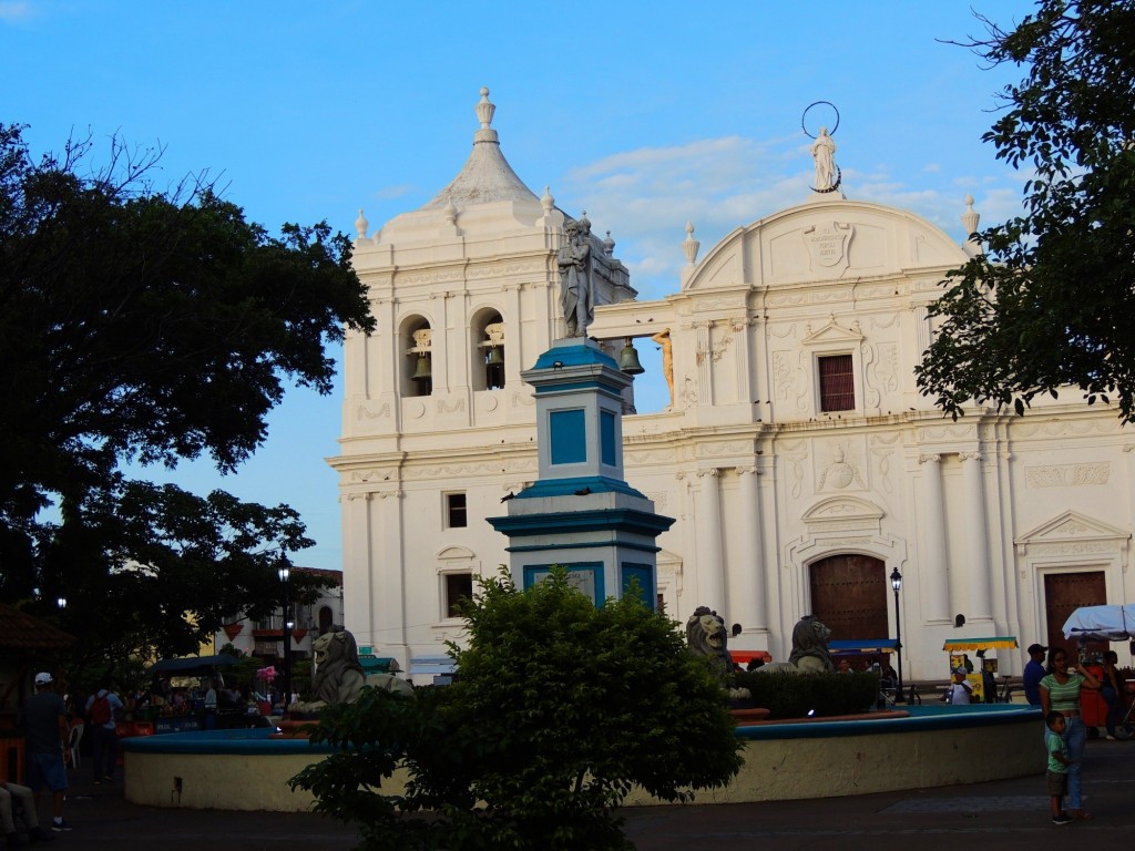 Foto: Basilica Catedral La Asunción 1747 - León, Nicaragua