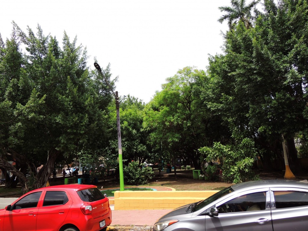 Foto: Parque Iglesia del Calvario - León, Nicaragua