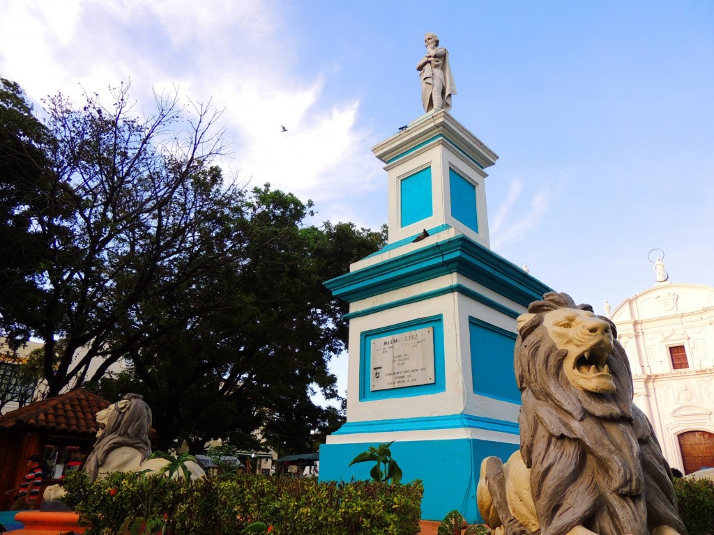 Foto: Estátua a Maximo Jerez - León, Nicaragua