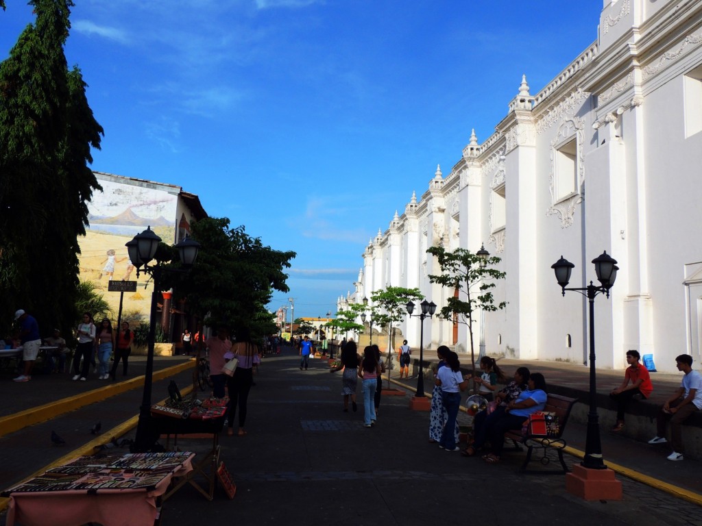 Foto: Paseo Peatonal Costado Norte de la Catedral - León, Nicaragua