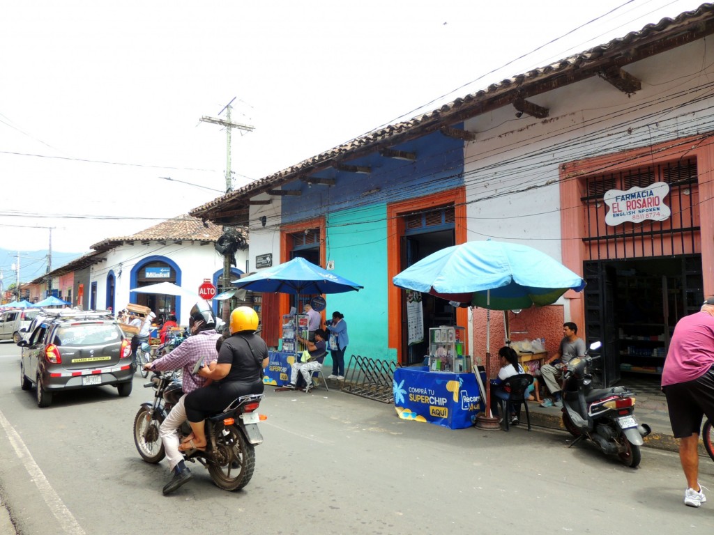 Foto: Farmacia El Rosario - Granada, Nicaragua