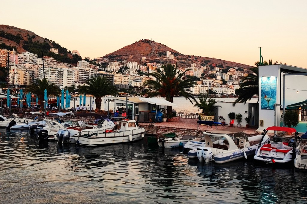 Foto: Bulevardi Hasan Tahsini - Sarandë (Vlorë), Albania