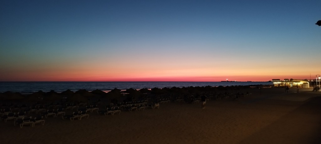 Foto: Anochece en Playa Victoria - Cádiz (Andalucía), España