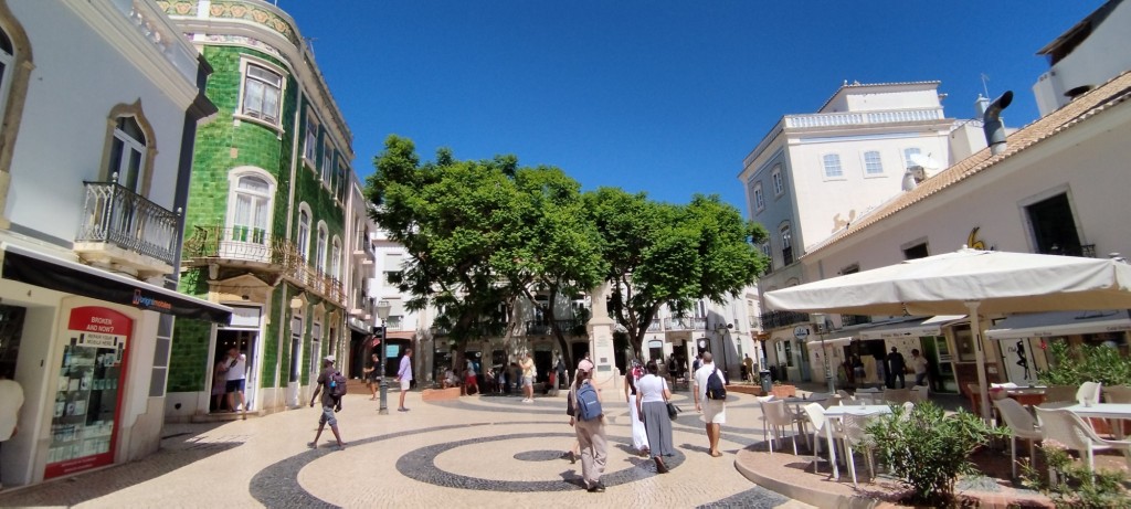 Foto: Plaza Luis de Camoes - Lagos, Portugal