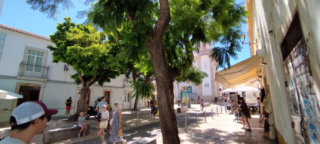 Foto: Turistas por Rua Silva Lopes - Lagos, Portugal