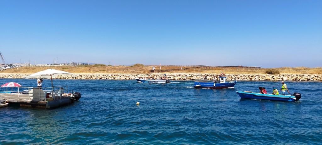 Foto: Salidas y entradas contínuas de embarcaciones - Lagos, Portugal