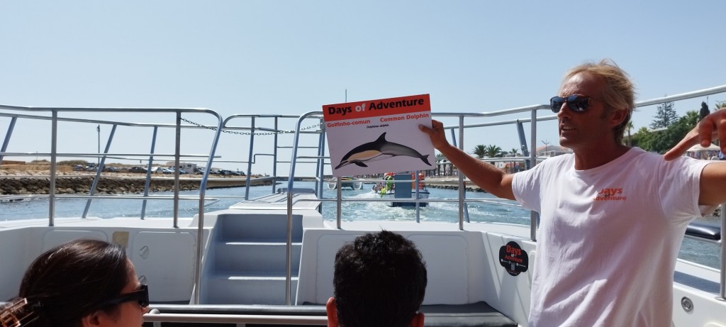 Foto: Biólogo explicando los delfines - Lagos, Portugal