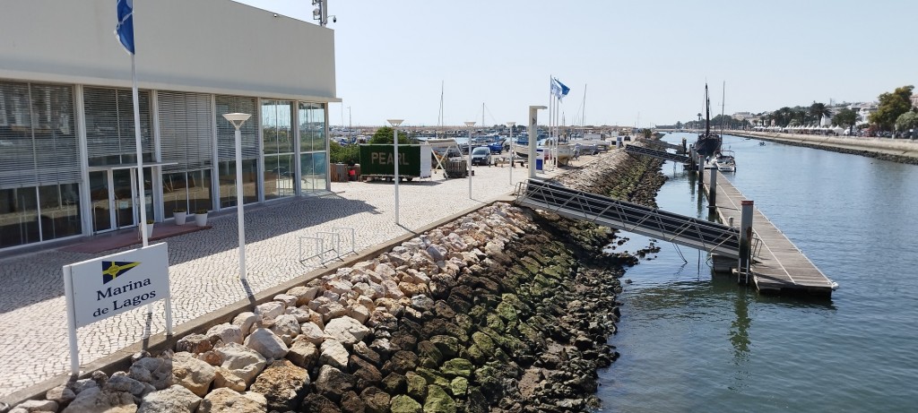 Foto: Edificio del Club Náutico - Lagos, Portugal