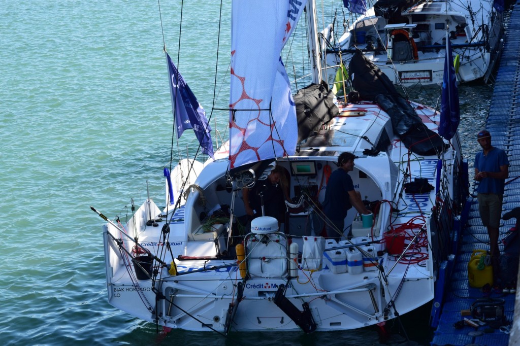 Foto: Tripulantes ultimando detalles - Cádiz (Andalucía), España