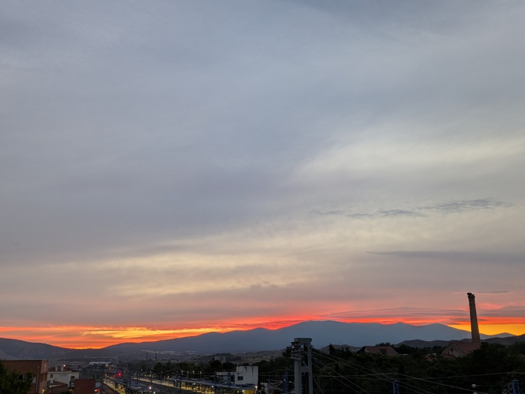 Foto: Amanecer en la estación - Calatayud (Zaragoza), España