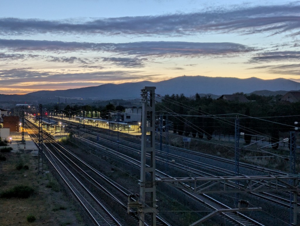 Foto: Amanecer en la estación - Calatayud (Zaragoza), España