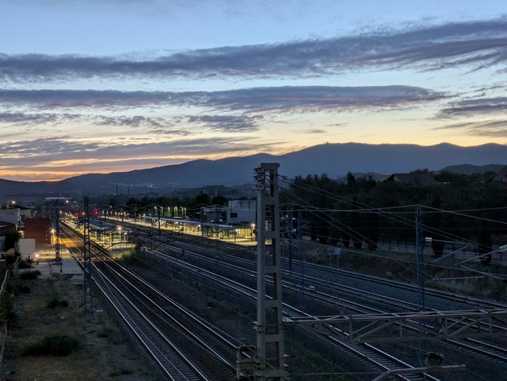 Foto: Amanecer en la estación - Calatayud (Zaragoza), España
