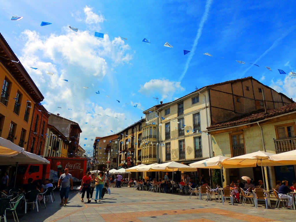 Foto: Plaza Mayor - Cervera de Pisuerga (Palencia), España