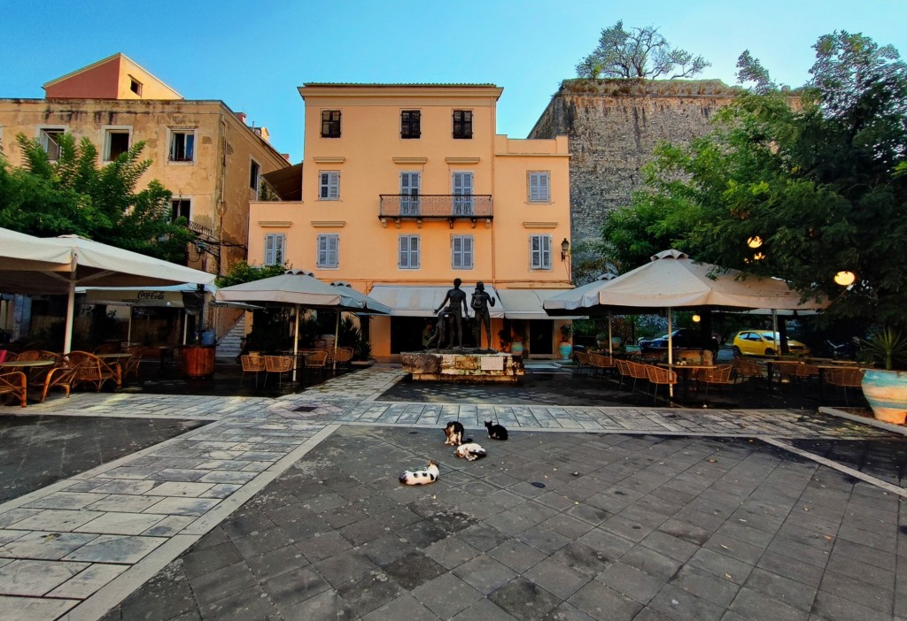 Foto: Πλατεία Κωνσταντίνου Παλαιολόγου - Corfú (Ionian Islands), Grecia