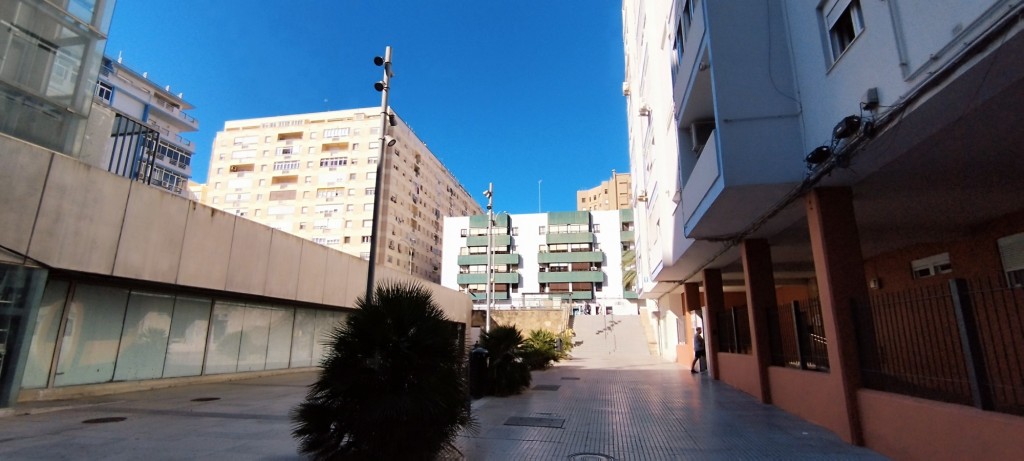 Foto: Plaza Madrid hacia la Avenida - Cádiz (Andalucía), España