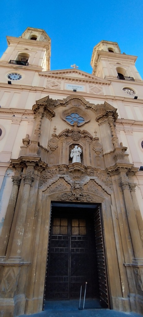 Foto: Entrada Iglesia San Antonio - Cádiz (Andalucía), España
