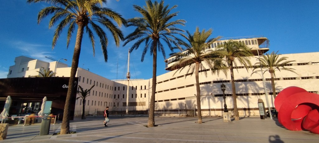 Foto: Tirabuzón en Hierro olvidado frente a la Playa - Cádiz (Andalucía), España