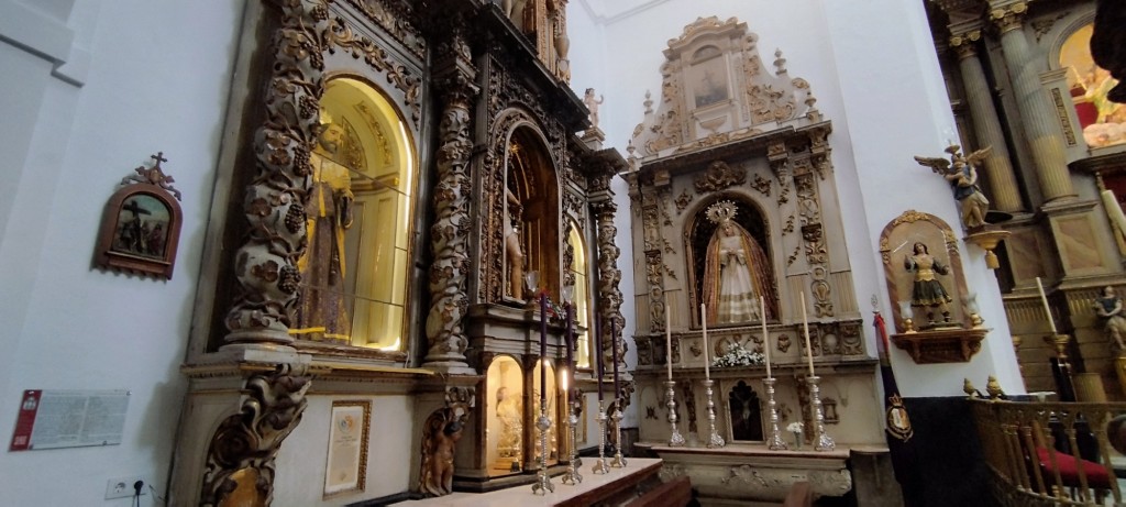 Foto: Cofradía de las Columnas, Interior Parroquia San Antonio - Cádiz (Andalucía), España