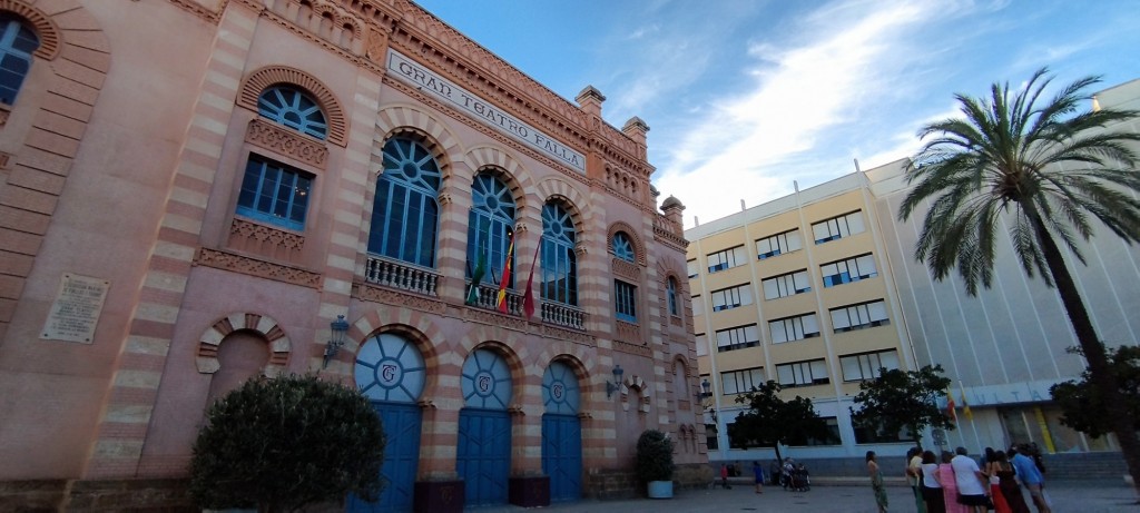 Foto: Fachada Principal del Gran Teatro Falla - Cádiz (Andalucía), España