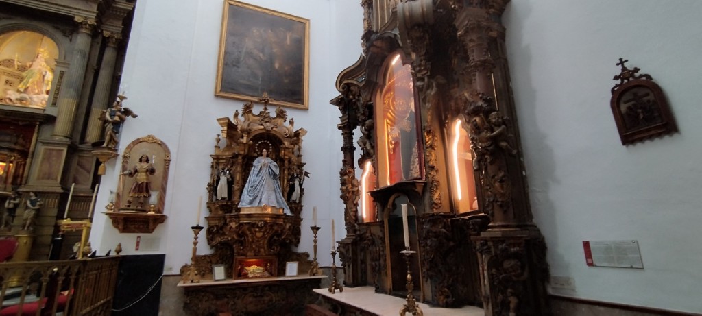 Foto: Retablo de la Virgen de los Dolores, Interior Parroquia San Antonio - Cádiz (Andalucía), España