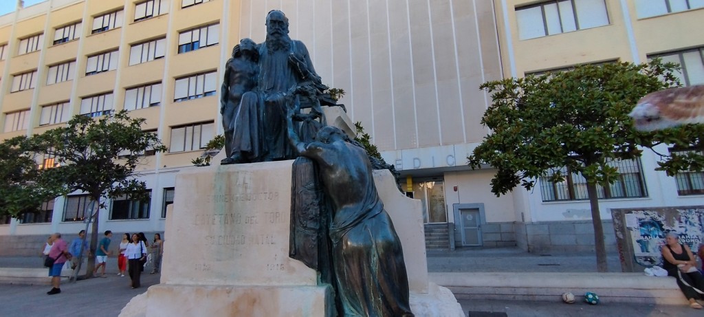 Foto: Monumento al Doctor Cayetano del Toro - Cádiz (Andalucía), España