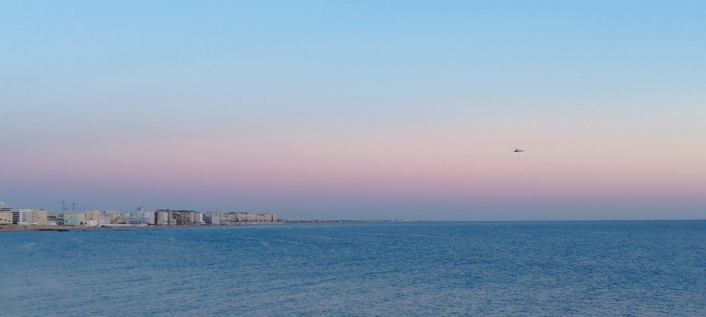 Foto: Elicóptero patrullando - Cádiz (Andalucía), España