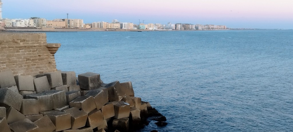 Foto: Bloques rompeolas - Cádiz (Andalucía), España
