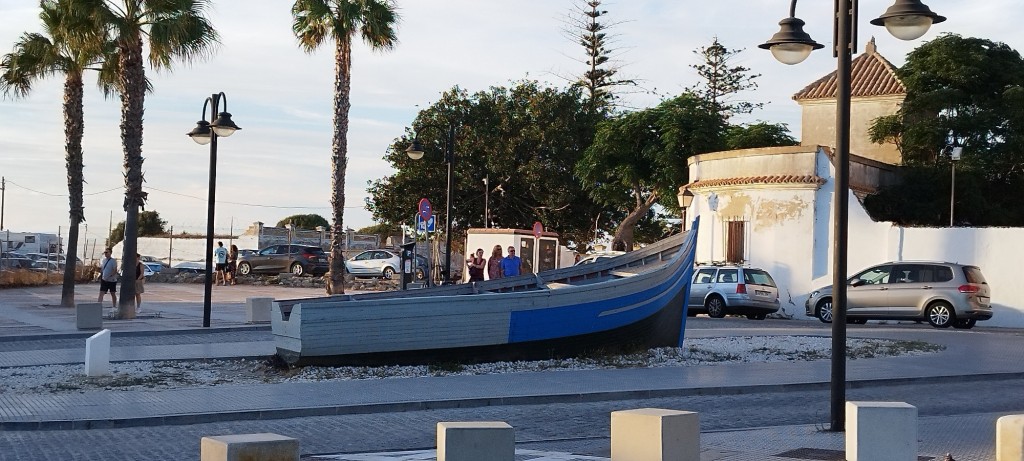 Foto: Antigua patera de migrantes - Cádiz (Andalucía), España