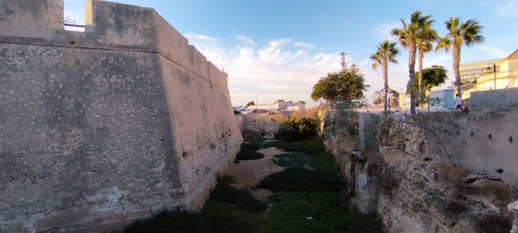 Foto: Murallas del Castillo Santa Catalina - Cádiz (Andalucía), España