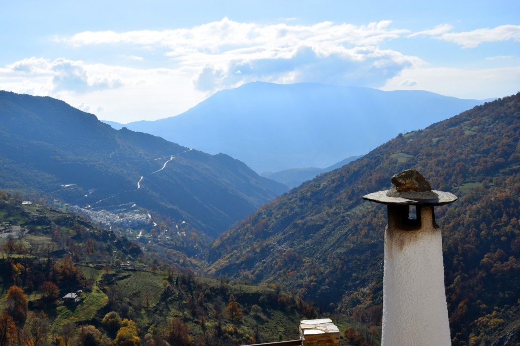 Foto: Chimenea típica de esta localidad - Capileira (Granada), España
