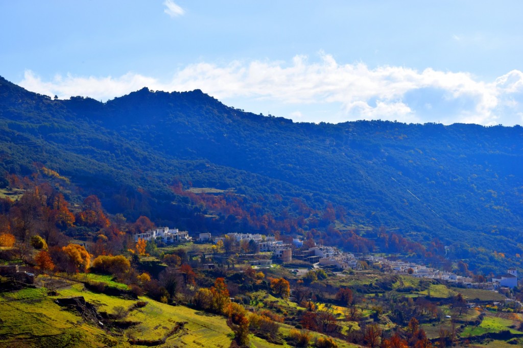 Foto: Este pueblo se situa en la parte más alte del Valle Poqueira - Capileira (Granada), España