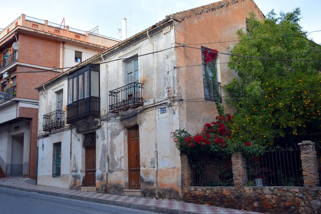 Foto: Avenida de los Capitanes González Robles - Órgiva (Granada), España