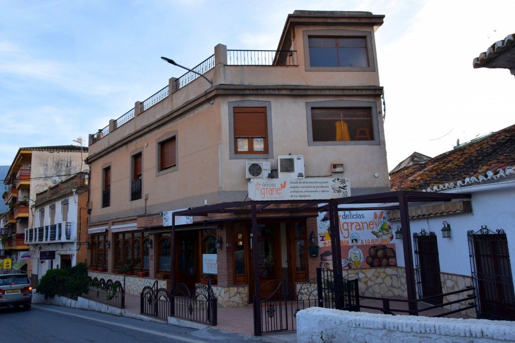 Foto: Tienda de alimentación a granel, con productos típicos de la Alpujarra - Órgiva (Granada), España