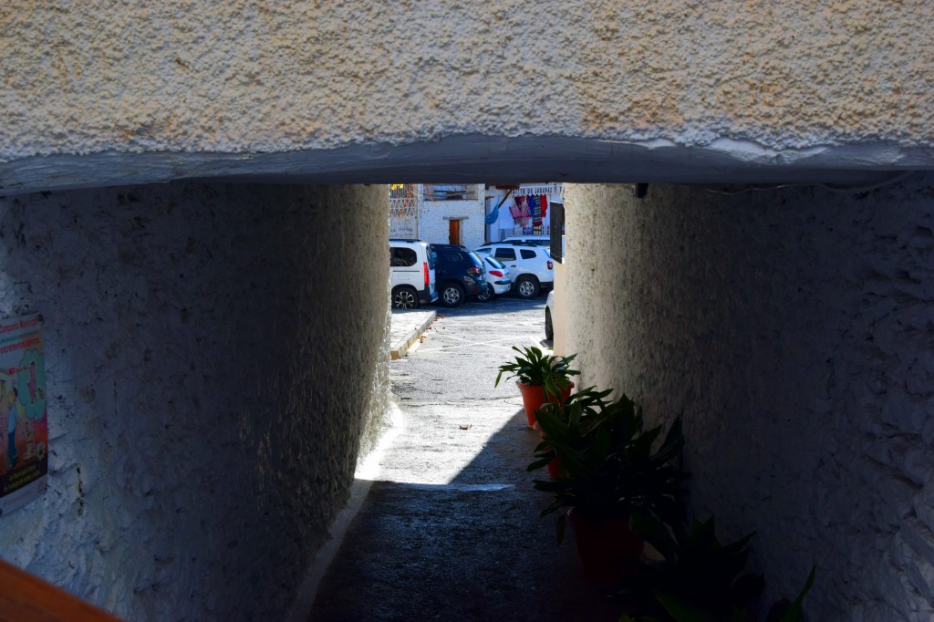 Foto: Acceso al Parking - Pampaneira (Granada), España