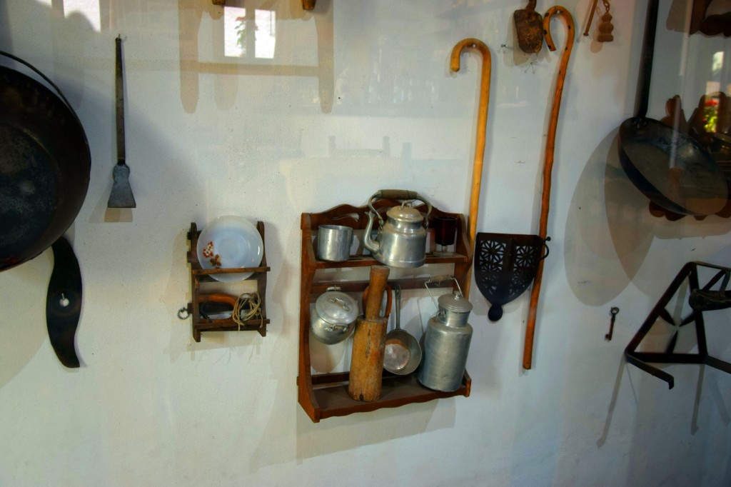 Foto: Aperos antíguos y utensilios - Pampaneira (Granada), España