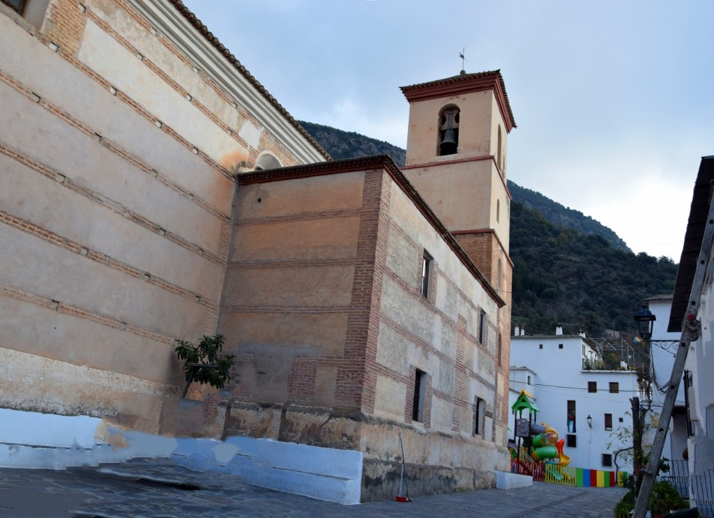 Foto: Lateral de la Iglesia - Pampaneira (Granada), España
