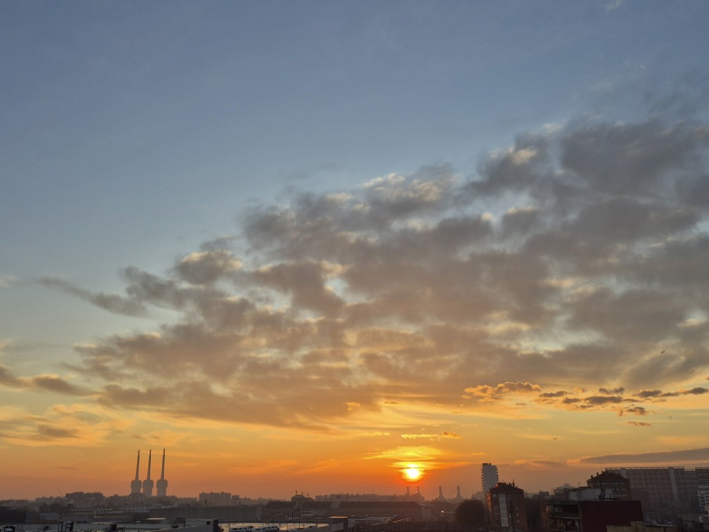 Foto: Amanecer - Sant Adrià de Besòs (Barcelona), España