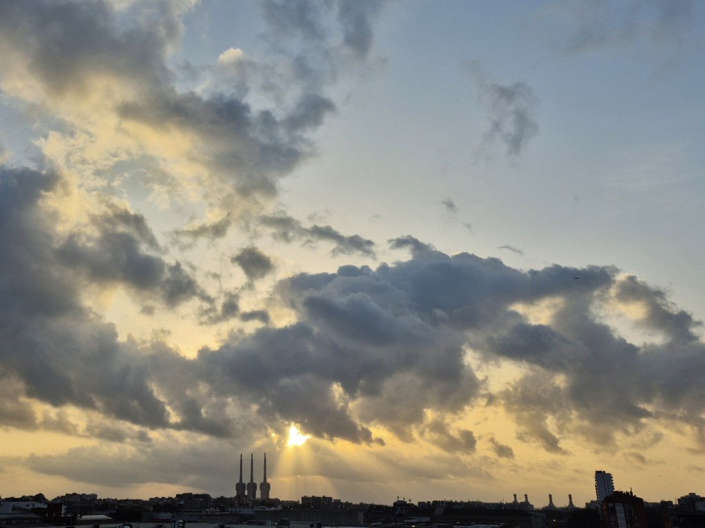 Foto: Amanecer - Sant Adrià de Besòs (Barcelona), España