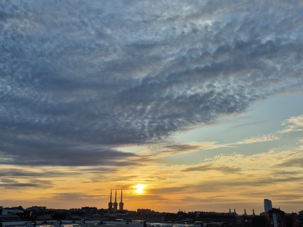 Foto: Amanecer - Sant Adrià de Besòs (Barcelona), España