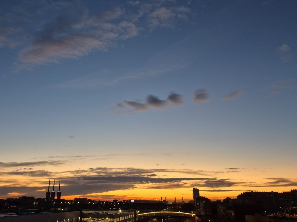 Foto: Amanecer - Sant Adrià de Besòs (Barcelona), España