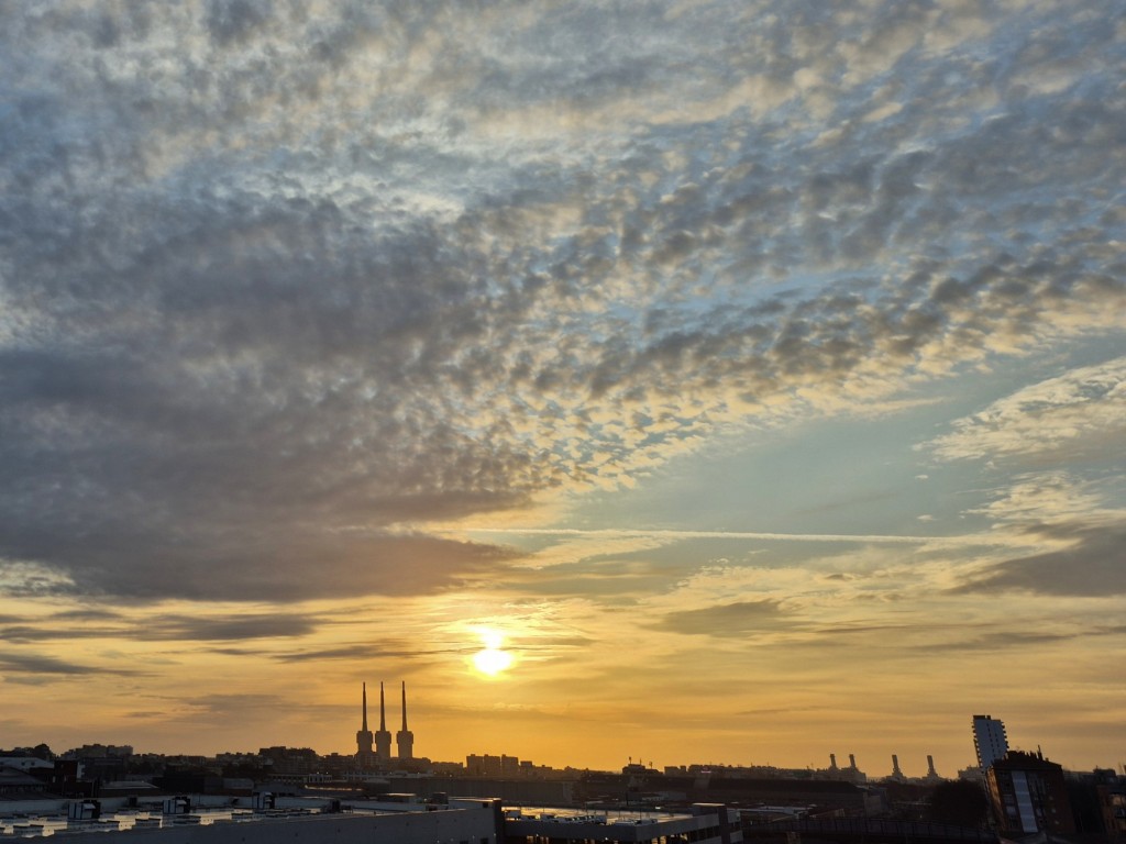 Foto: Amanecer - Sant Adrià de Besòs (Barcelona), España