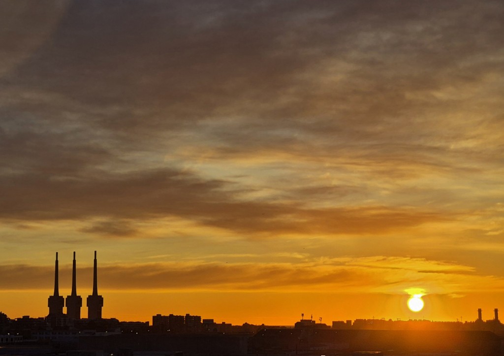 Foto: Amanecer - Sant Adrià de Besòs (Barcelona), España