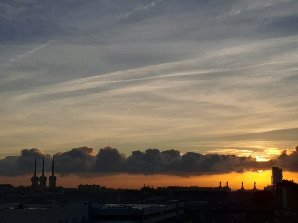 Foto: Amanecer - Sant Adrià de Besòs (Barcelona), España