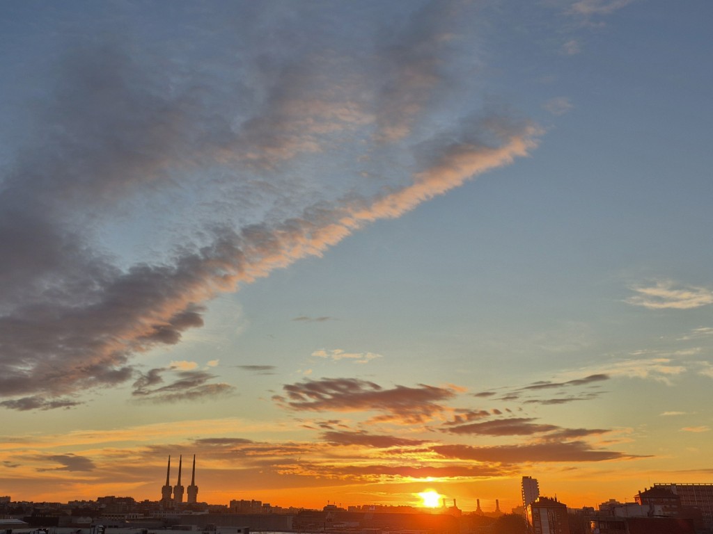 Foto: Amanecer - Sant Adrià de Besòs (Barcelona), España