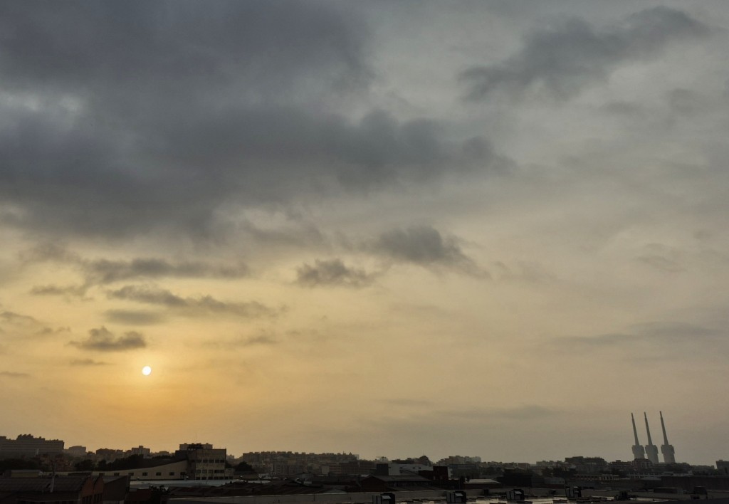 Foto: Amanecer - Sant Adrià de Besòs (Barcelona), España