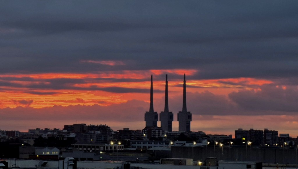 Foto: Amanecer - Sant Adrià de Besòs (Barcelona), España