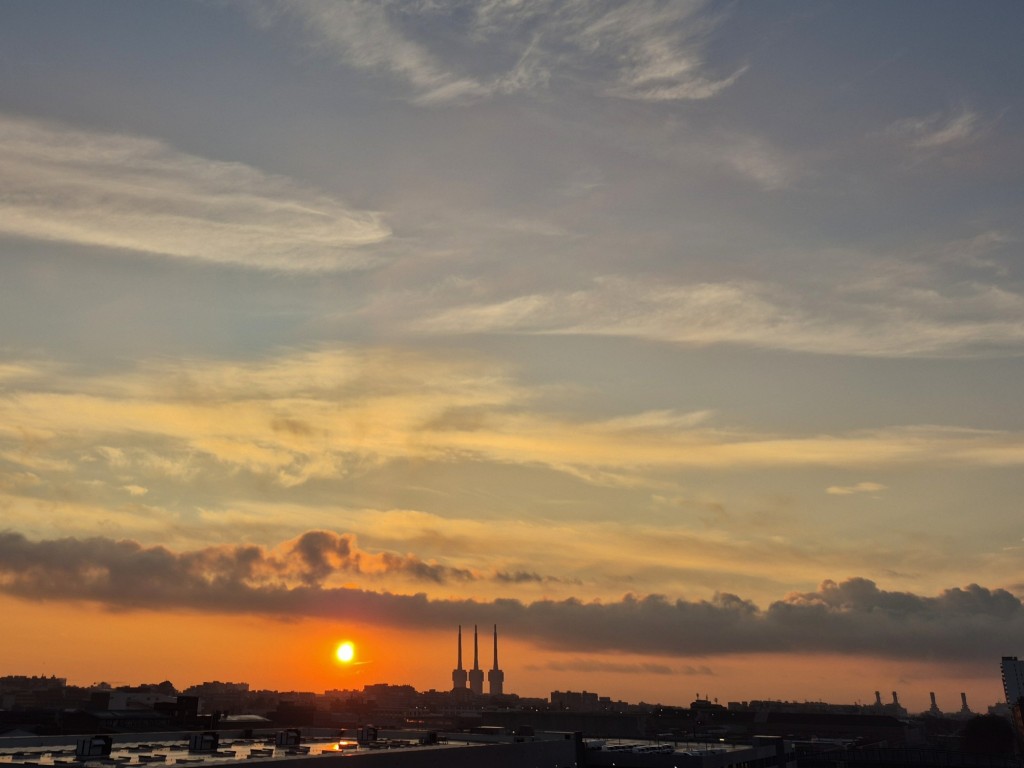 Foto: Amanecer - Sant Adrià de Besòs (Barcelona), España