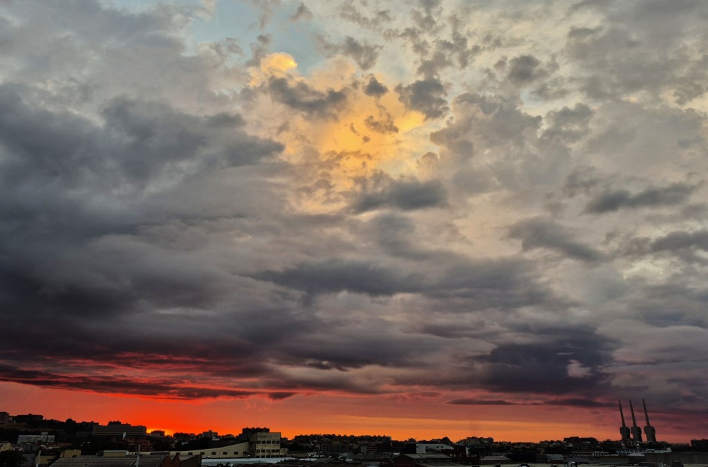 Foto: Amanecer - Sant Adrià de Besòs (Barcelona), España