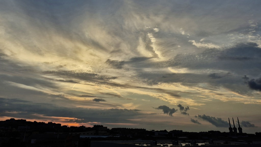 Foto: Amanecer - Sant Adrià de Besòs (Barcelona), España
